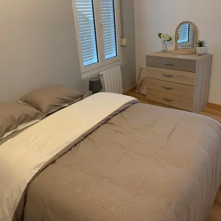 4 Personnes Emplacement Ideal Proche Des 24h Et Gare *