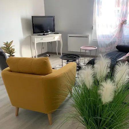 4 Personnes Emplacement Ideal Proche Des 24h Et Gare *