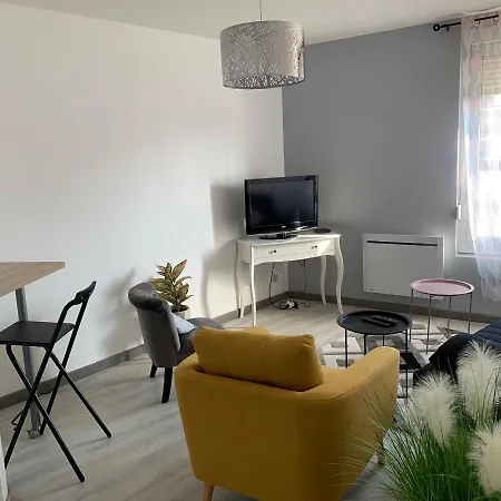 4 Personnes Emplacement Ideal Proche Des 24h Et Gare *