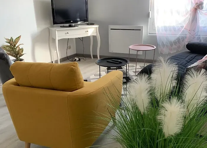 4 Personnes Emplacement Ideal Proche Des 24h Et Gare *