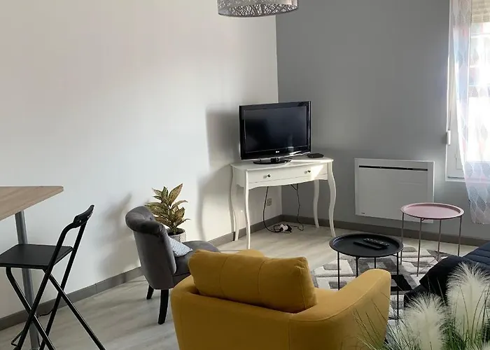 4 Personnes Emplacement Ideal Proche Des 24h Et Gare *