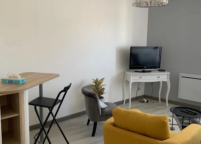 4 Personnes Emplacement Ideal Proche Des 24h Et Gare *